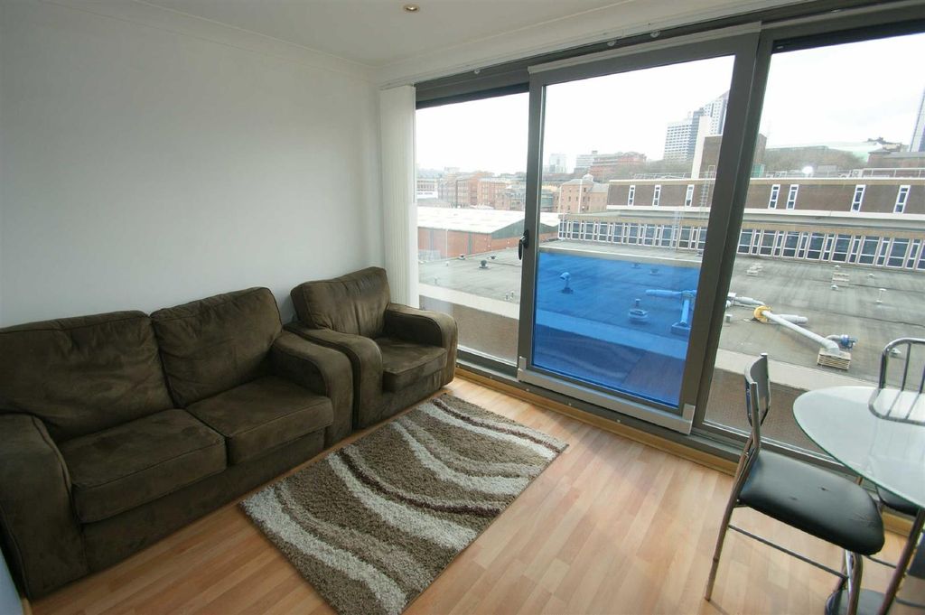 Property photo 3 of 6