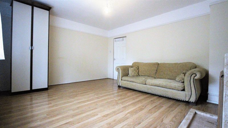 Property photo 2 of 7 Photo 3