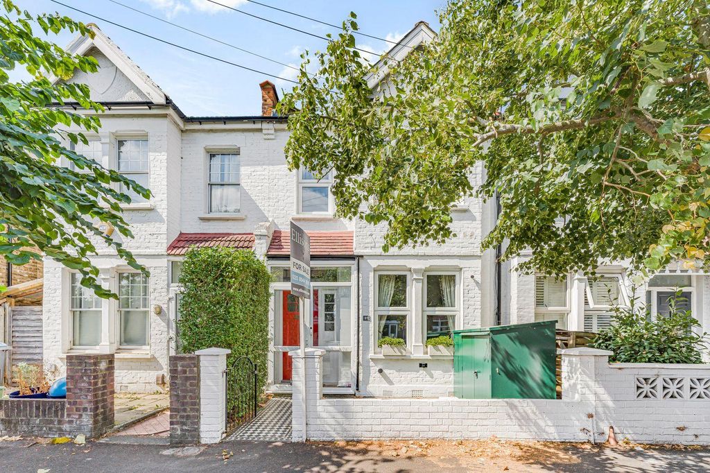 Property photo 1 of 12 External