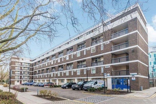 Property photo 1 of 1 A Well Presented Three Double Bedroom Split Level Flat Located On The Second Floor Of A Purpose Built Block Situated Within A Short Walk To Bermondsey Tube Station And London Bridge, Offering Easy Access Into Central London.