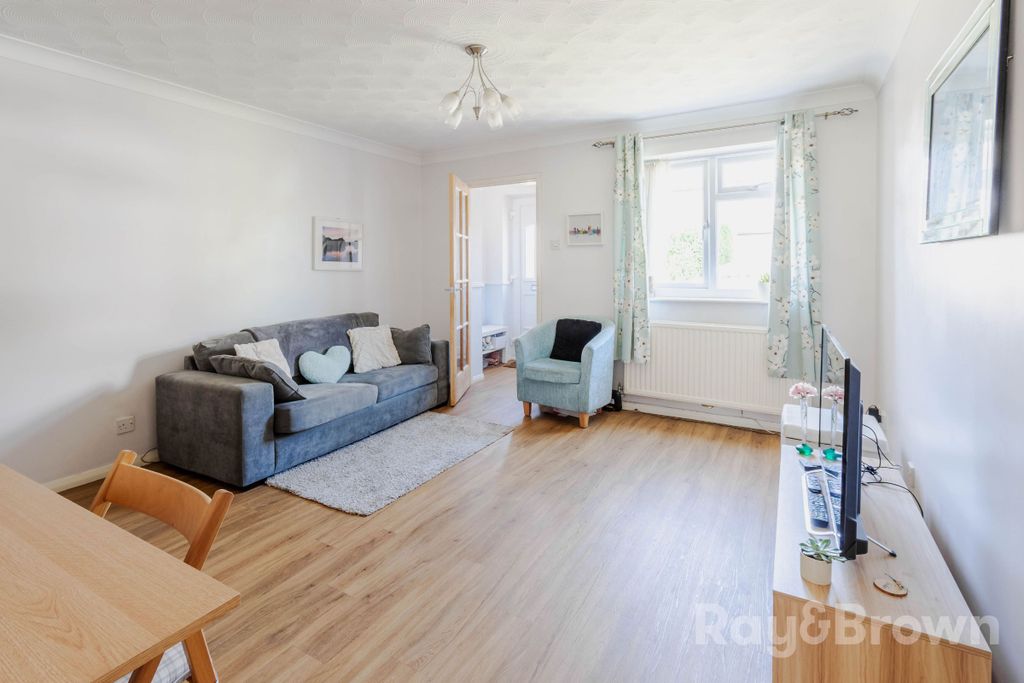 Property photo 2 of 33