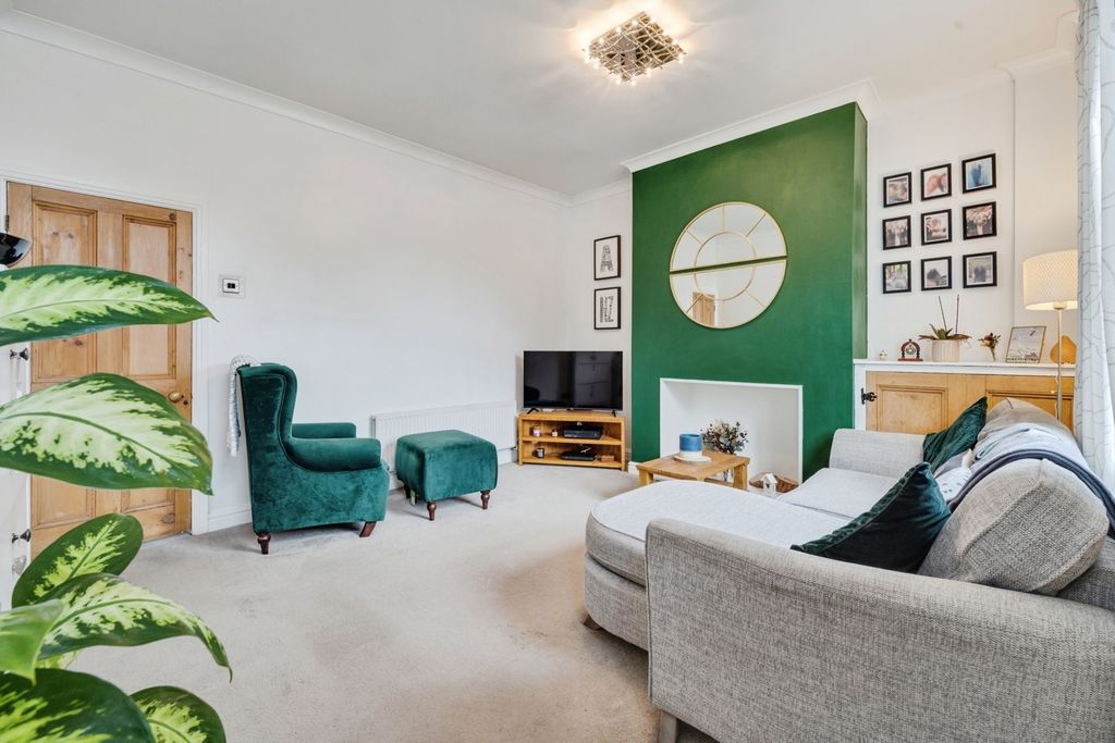 Property photo 2 of 31 Pbox-Img.Jpg