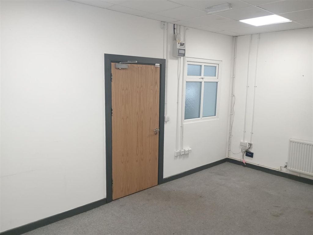 Property photo 2 of 11 Img_20251118_131541204.Jpg