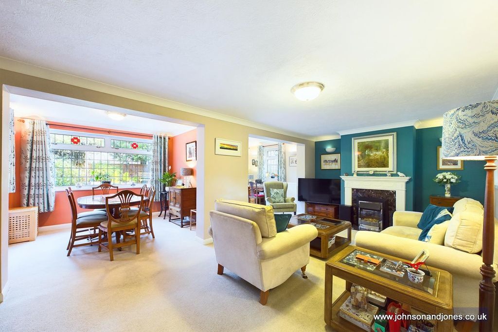Property photo 2 of 27 2 Lounge.Jpg