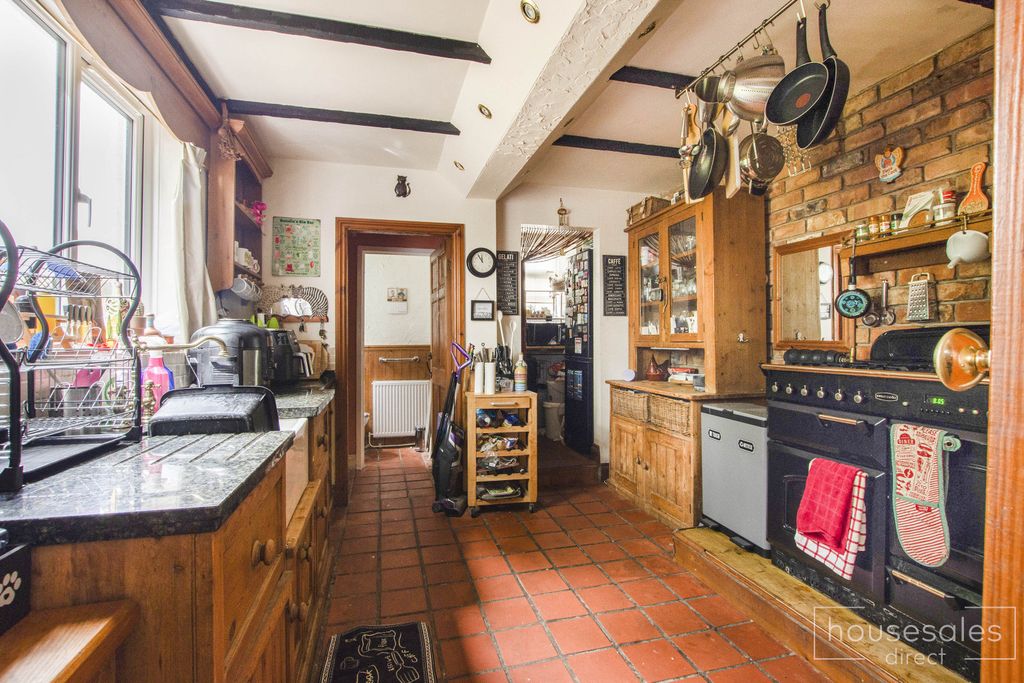 Property photo 2 of 14