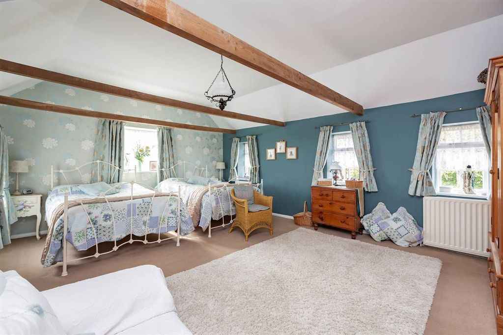 Property photo 3 of 31