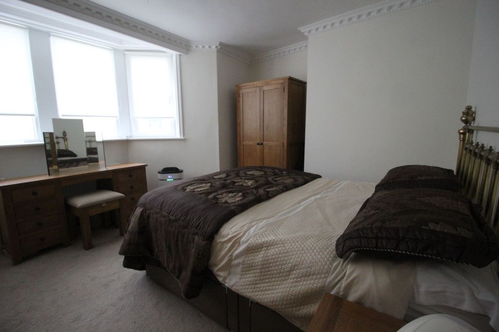 Property photo 3 of 26