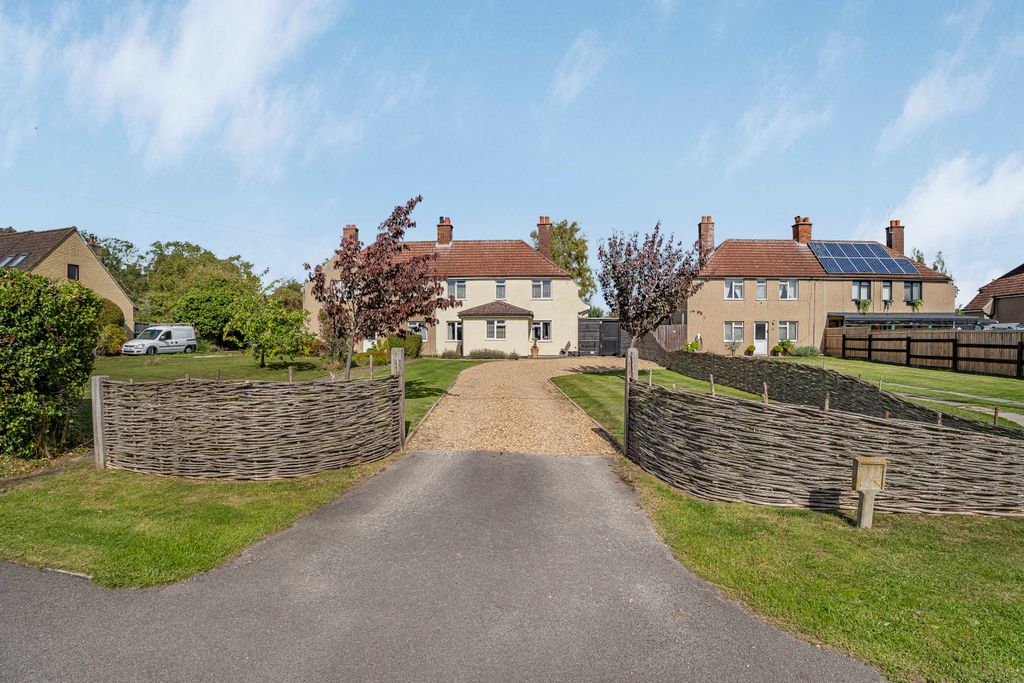Property photo 1 of 39 463145