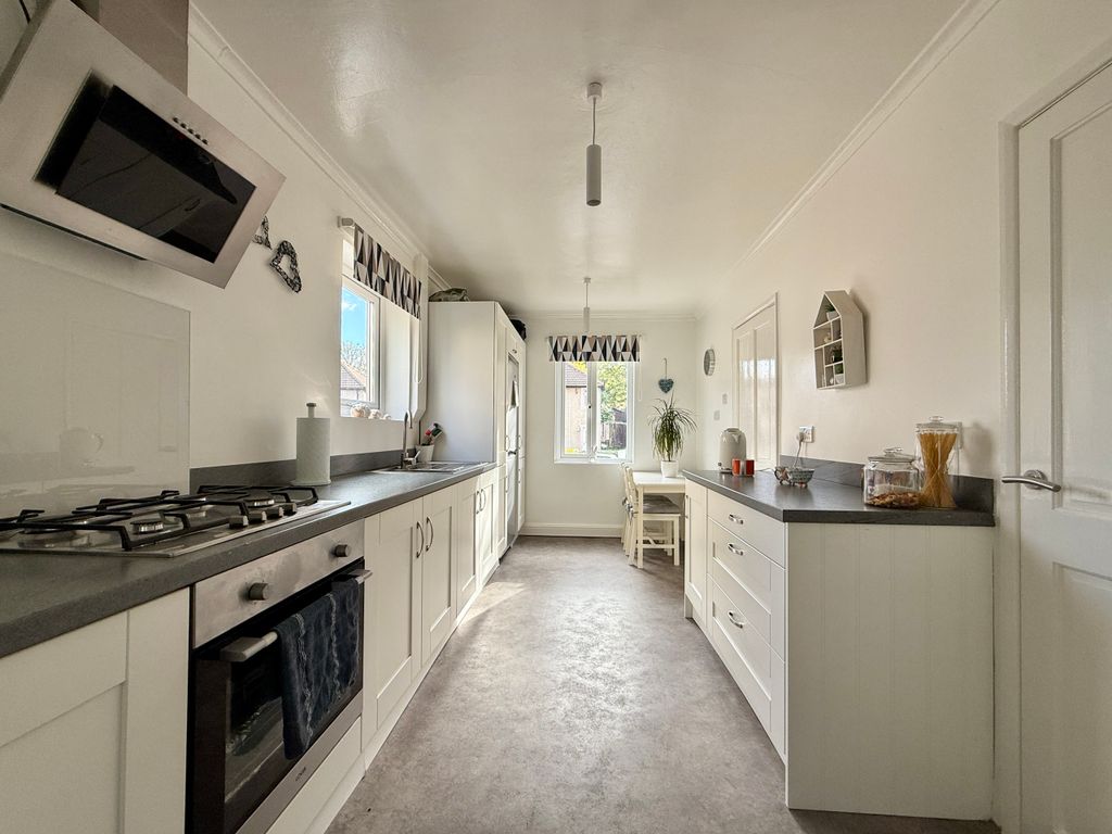 Property photo 2 of 16 Kitchen