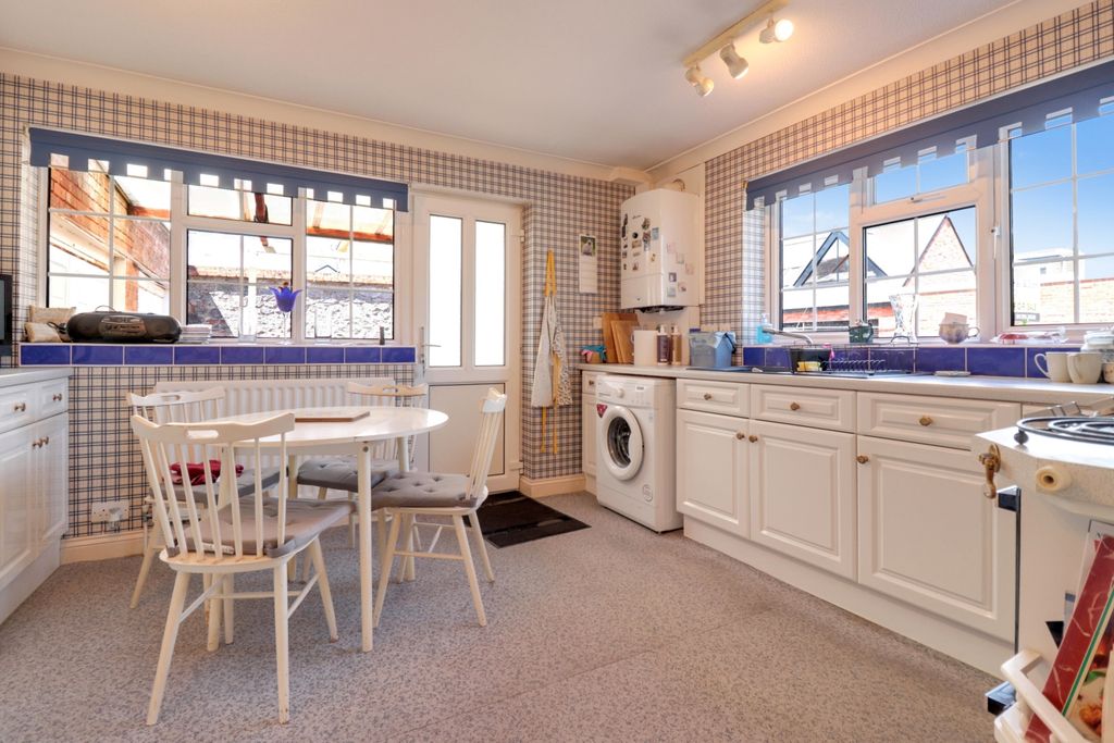 Property photo 3 of 13 Kitchen Breakfast Room