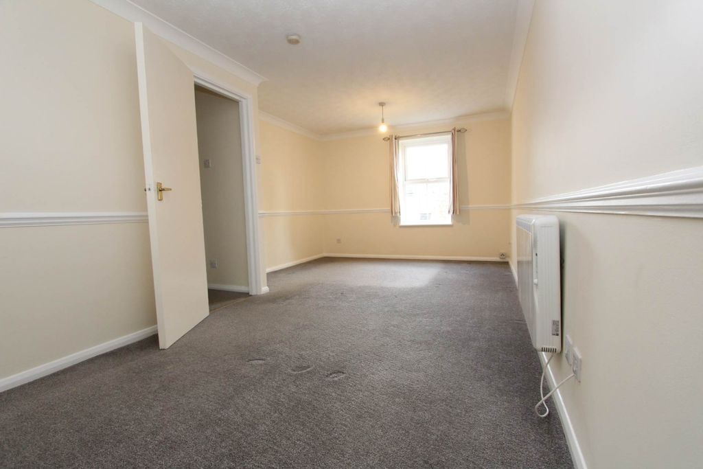 Property photo 3 of 8