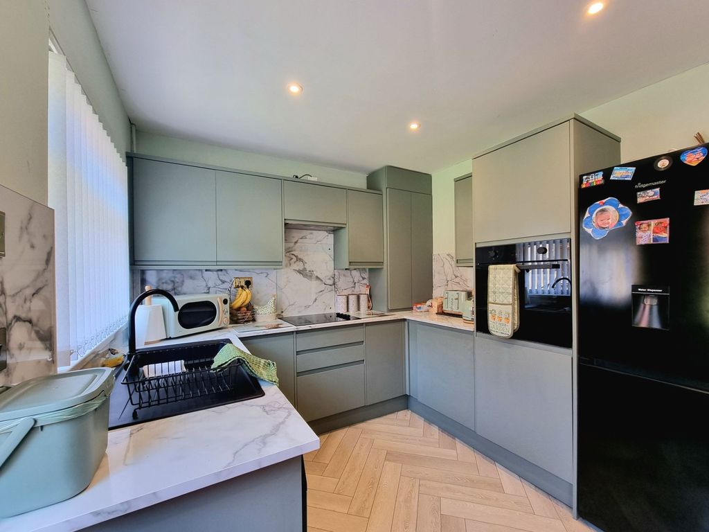 Property photo 3 of 31
