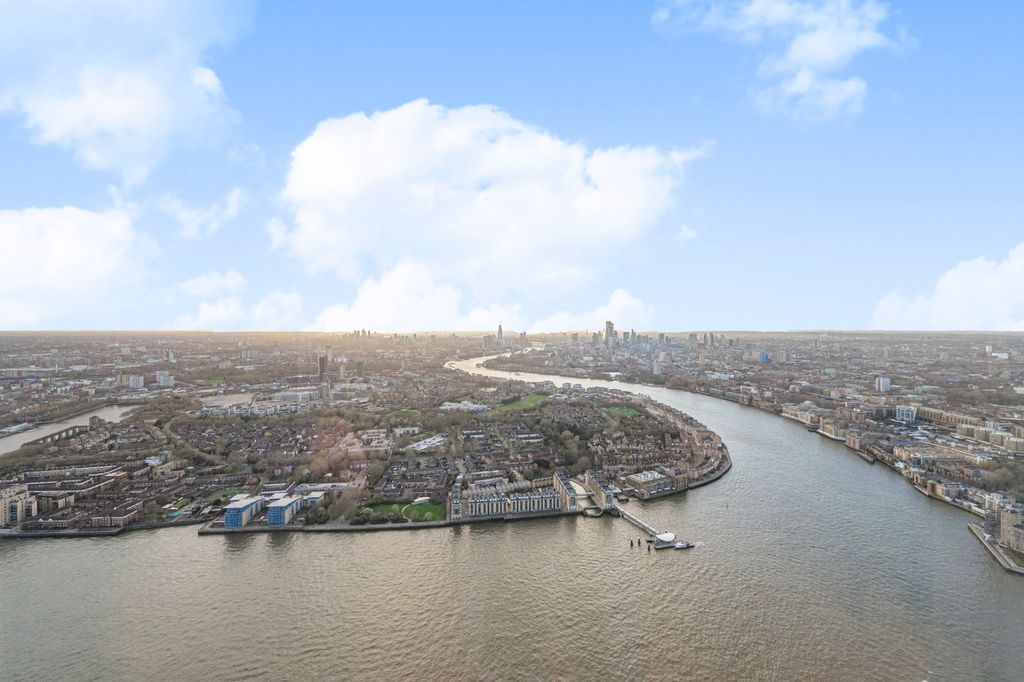 Property photo 2 of 26