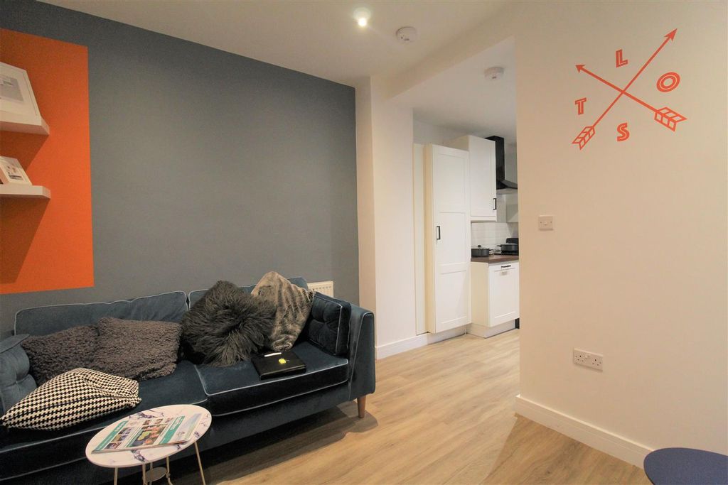 Property photo 1 of 13 2 Living Room To Kitchen.Jpg