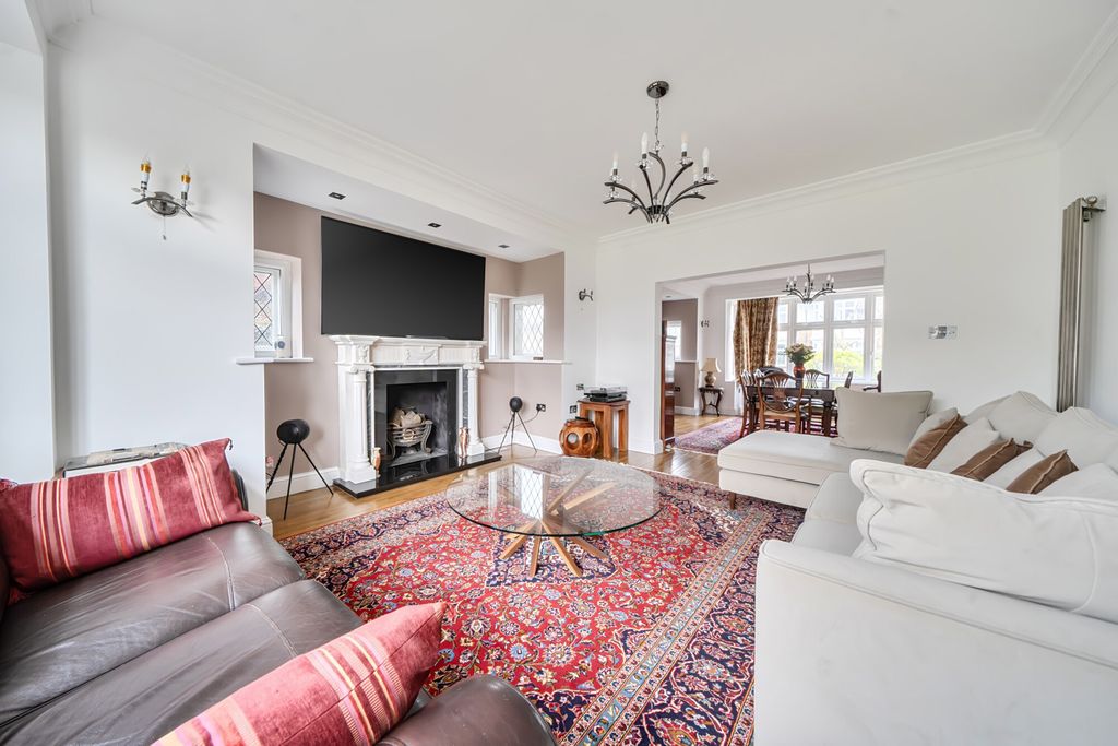 Property photo 2 of 20 1426067-11-69B810...