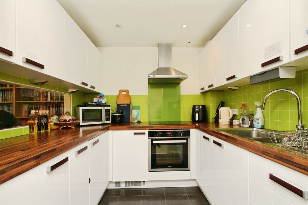 Property photo 2 of 9