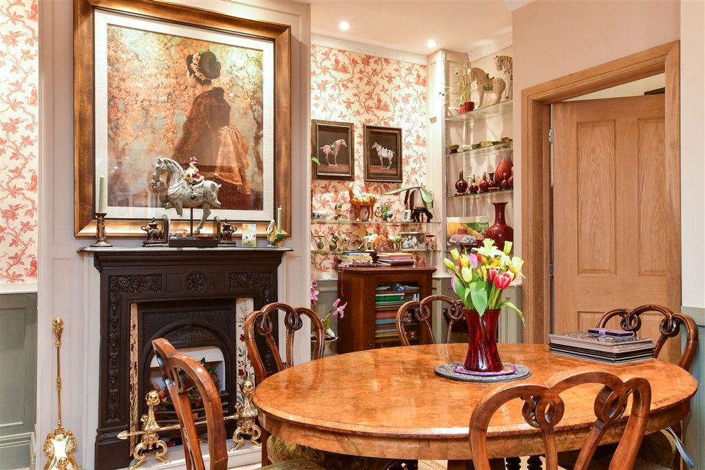 Property photo 3 of 16 Dining Area