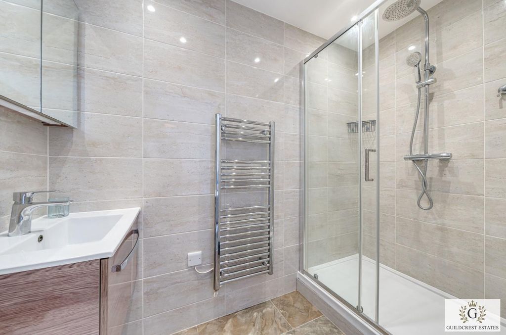 Property photo 3 of 10 Millers Hill Ramsgate For Sale - Bathroom
