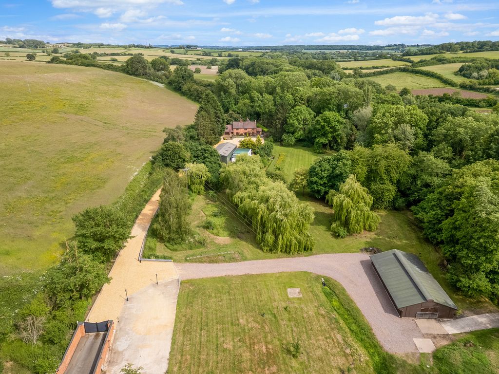 Property photo 2 of 35