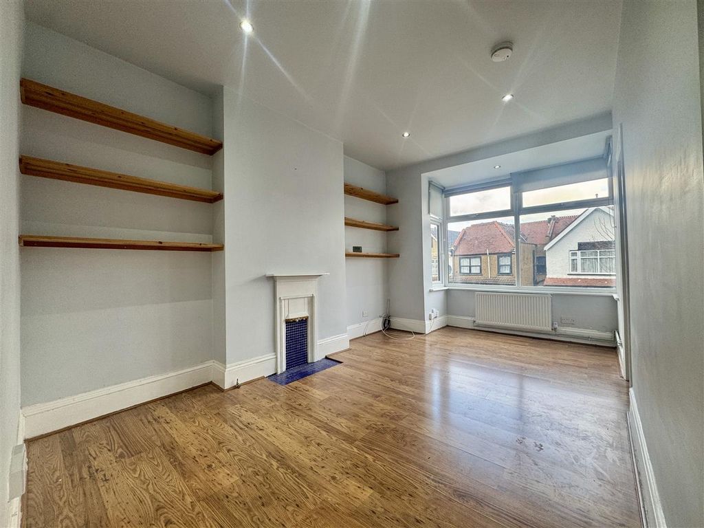 Property photo 2 of 5 Living Room