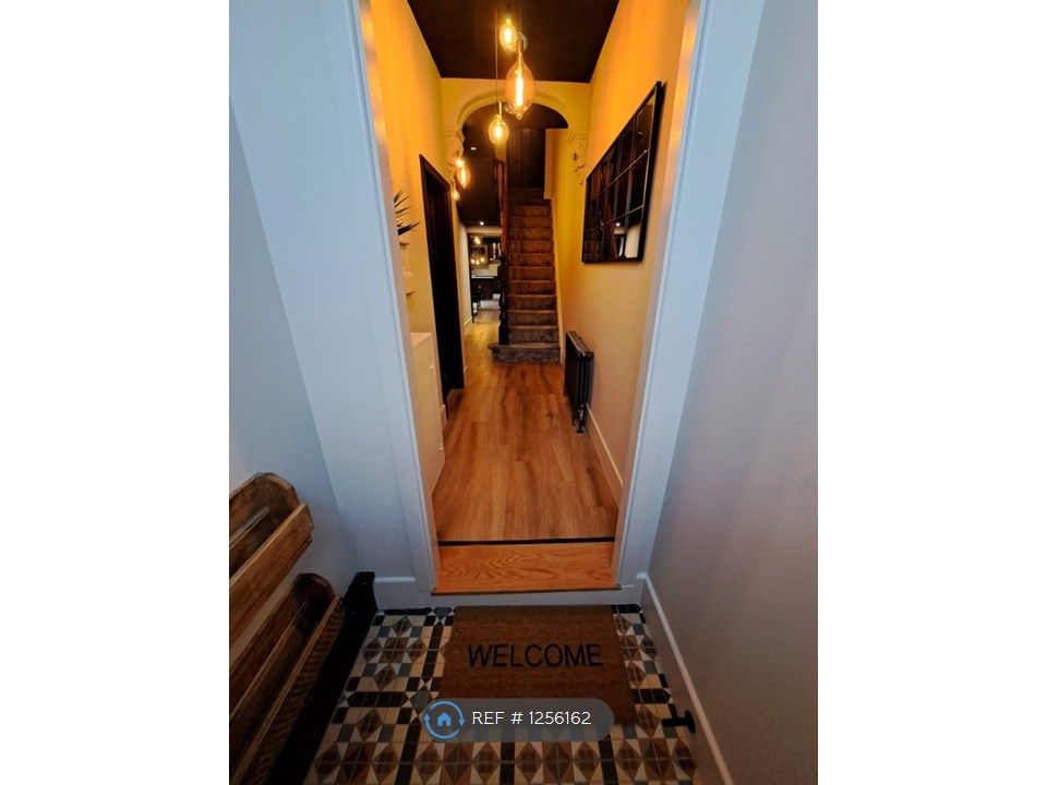 Property photo 2 of 26 Entrance Vestibule