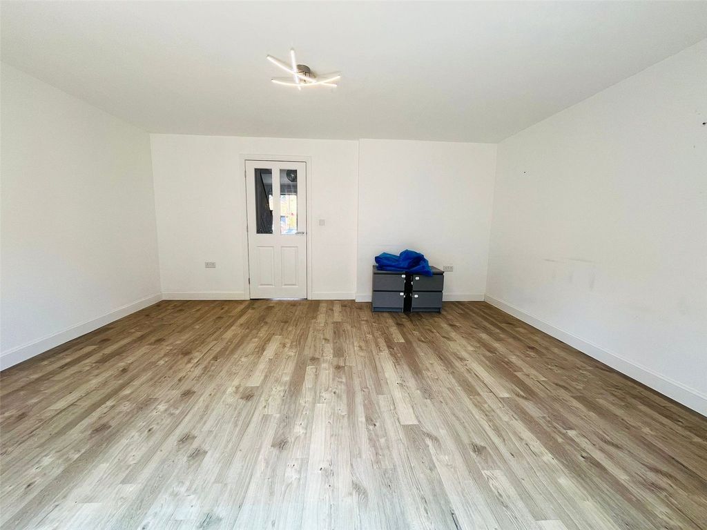 Property photo 3 of 16 Picture No. 09