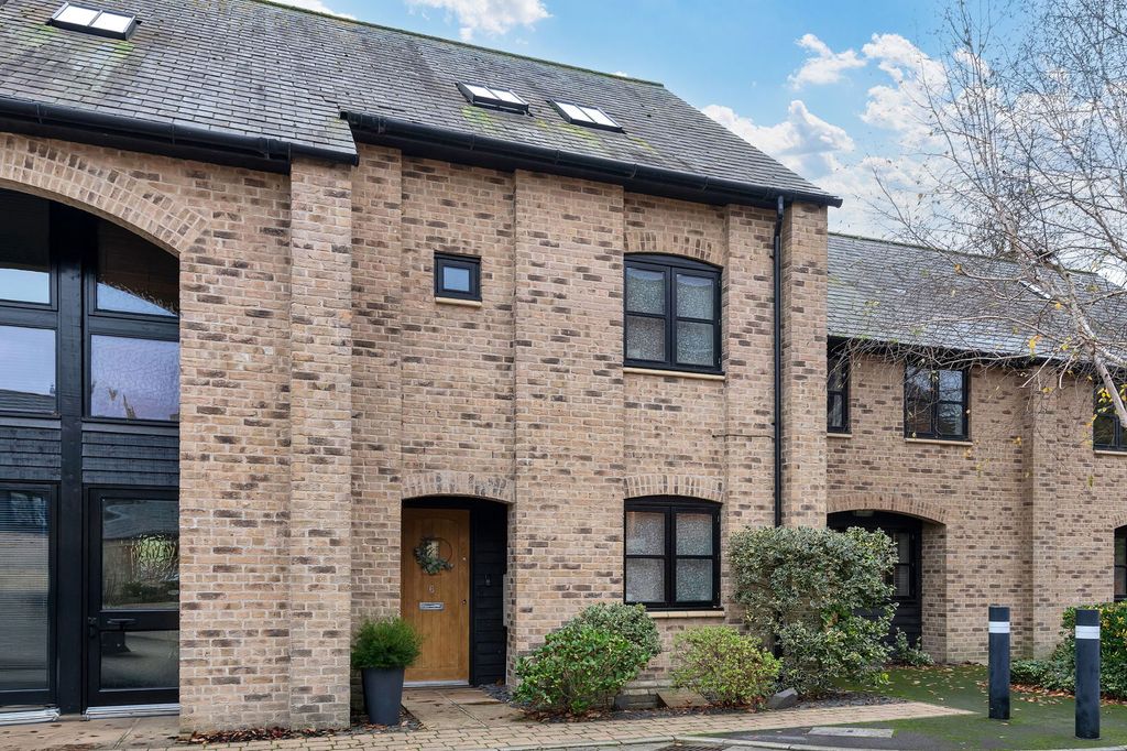 Property photo 1 of 21