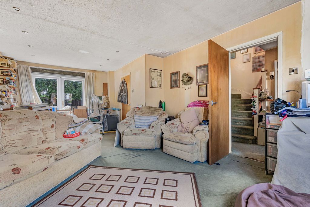 Property photo 3 of 12