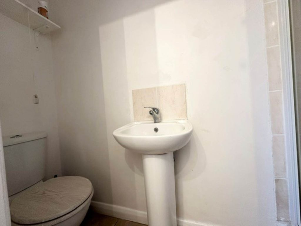 Property photo 3 of 4