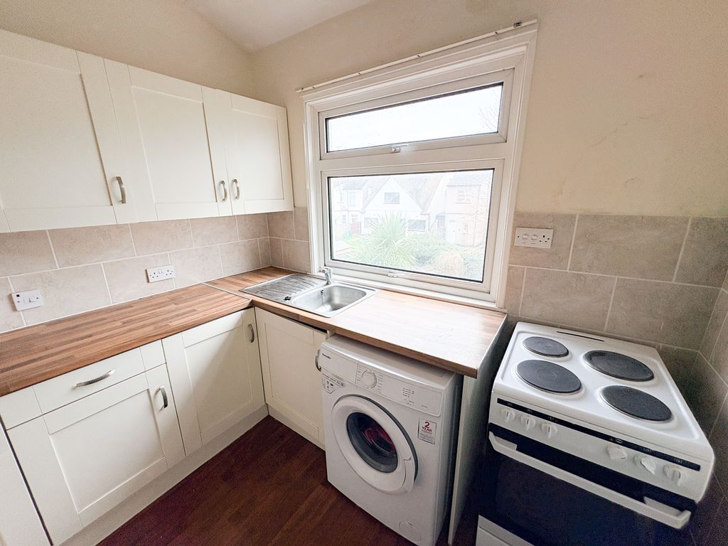 Property photo 3 of 6 Photo 5