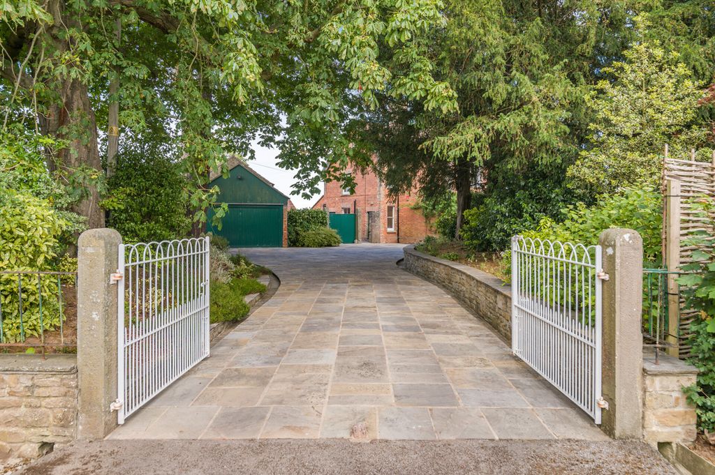 Additional image 27 of 5 bed country house for saleChurch Road, Bristol BS35