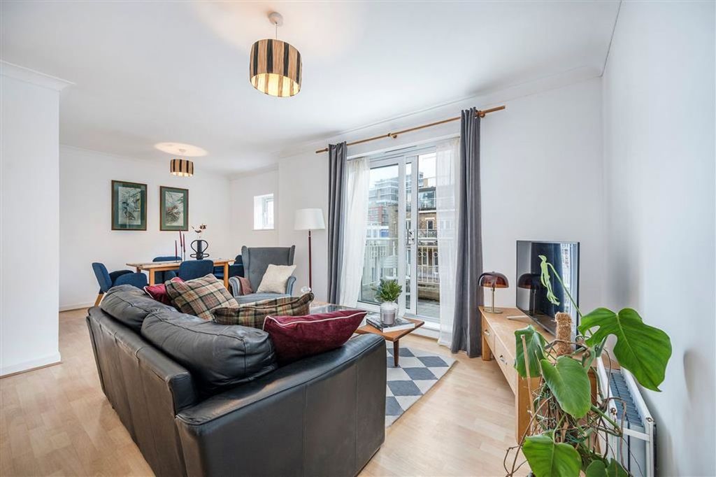 Property photo 2 of 8