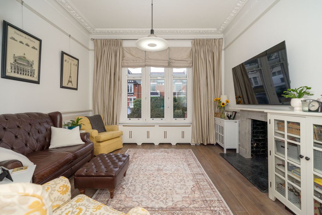 Property photo 3 of 12