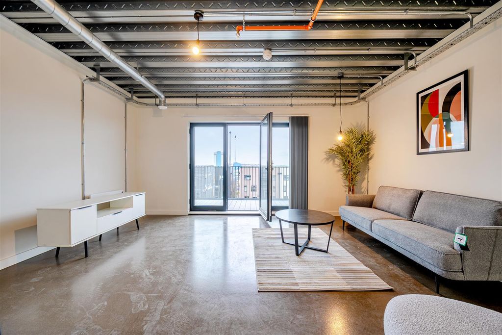 Property photo 3 of 12 1375146-10-690379847d2Df.Jpg