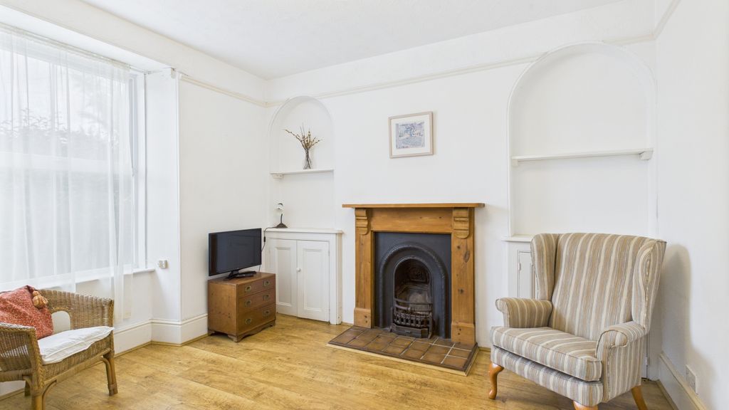 Property photo 2 of 12 Gallery