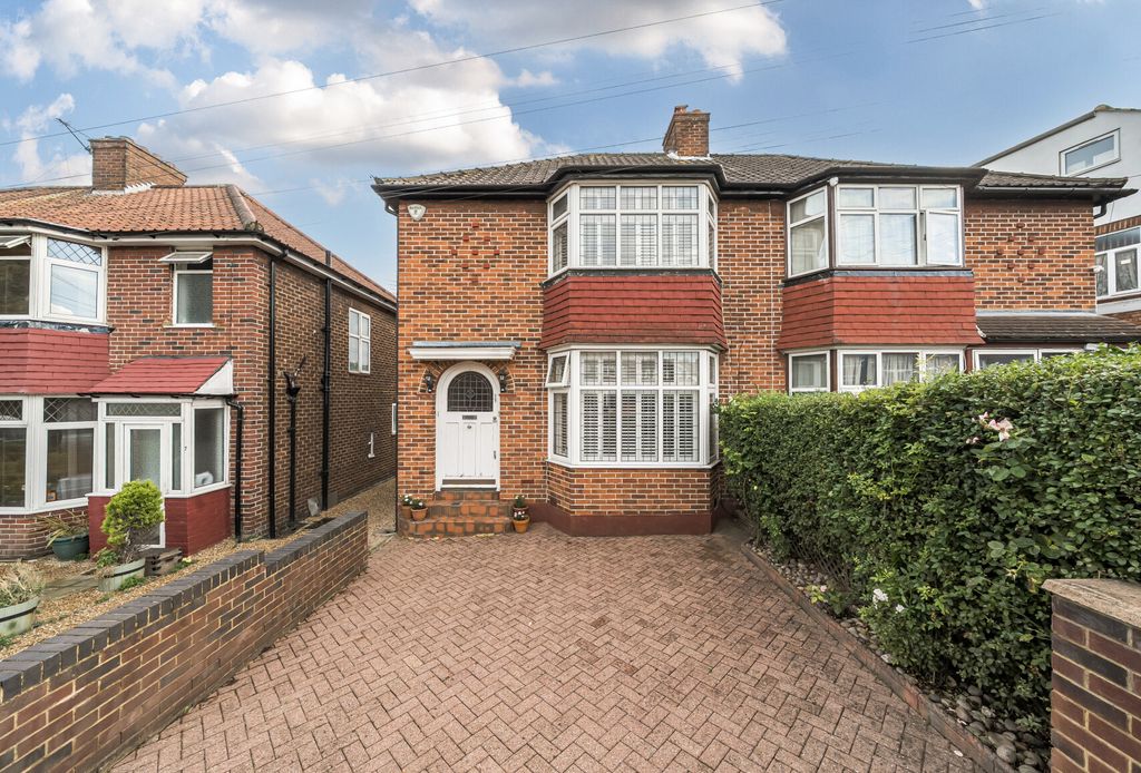 Property photo 2 of 13 1353938-1-68c44A7...