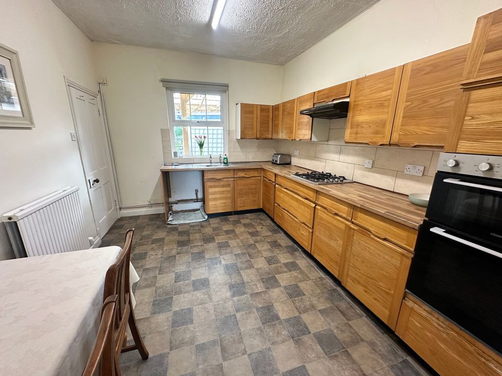 Property photo 3 of 22