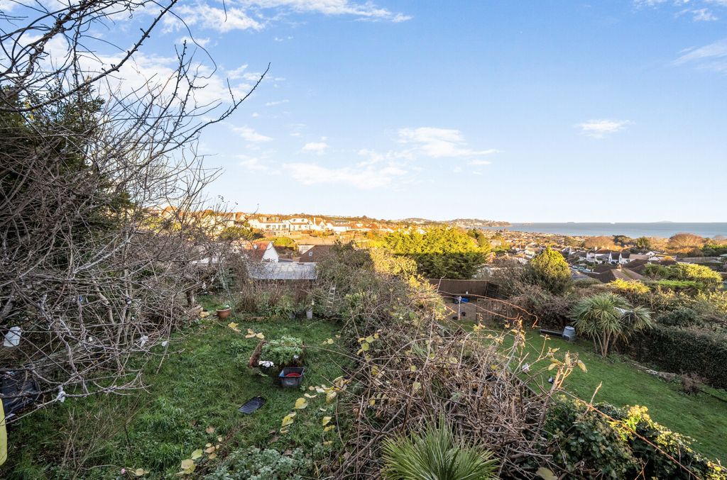 Property photo 2 of 23 2 - 1393360-3-694584F...