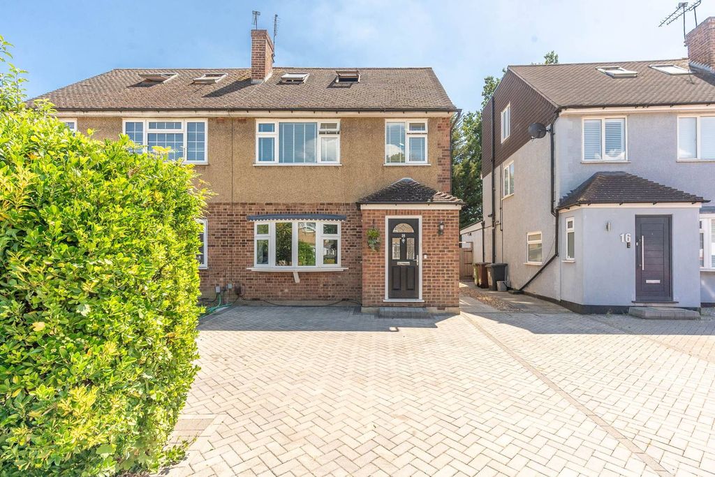 Property photo 1 of 27