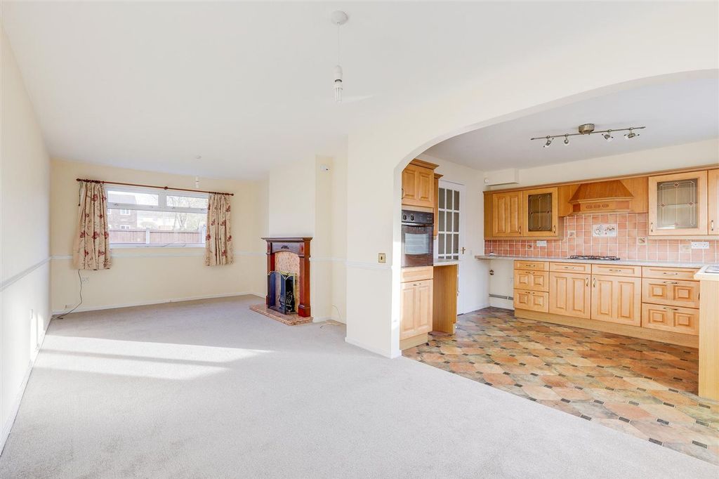 Property photo 3 of 15