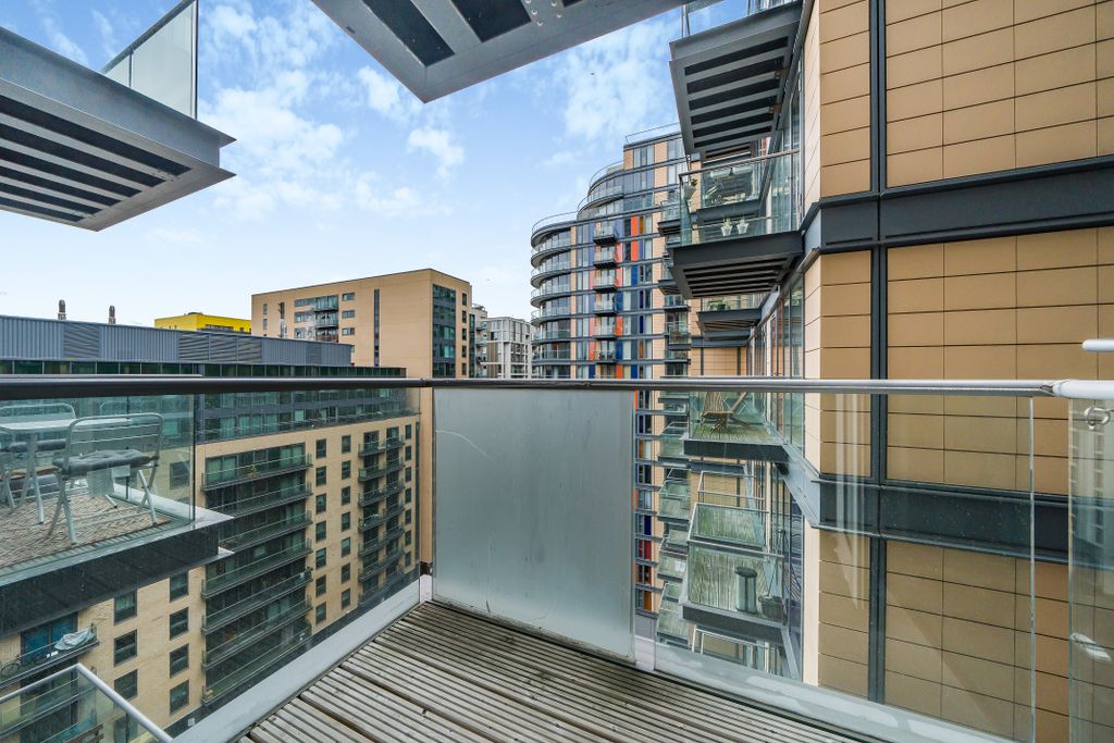 Property photo 2 of 9 956576 (8)