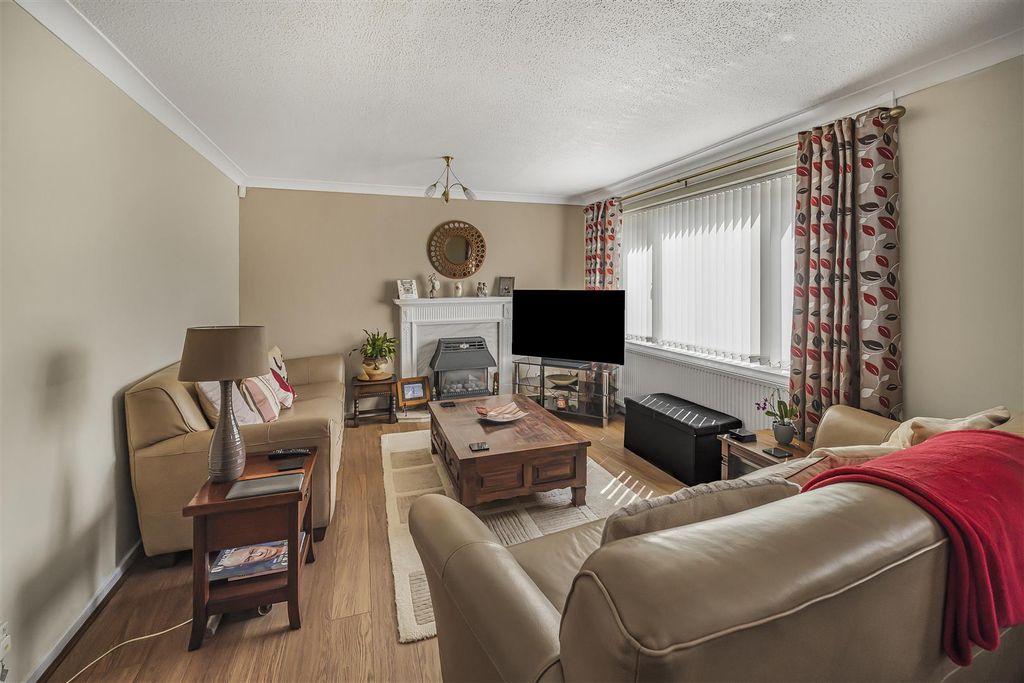 Property photo 2 of 18 Living Room