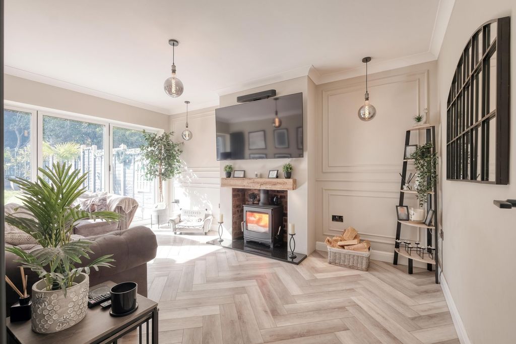 Property photo 3 of 21