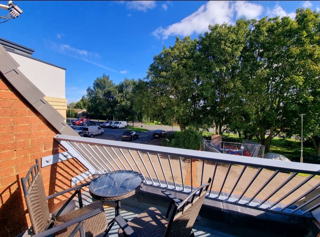 Property photo 1 of 11 Balcony