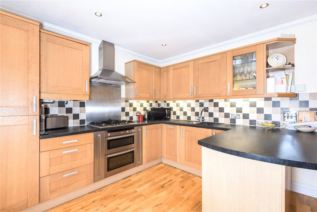 Property photo 3 of 7 Picture No. 14