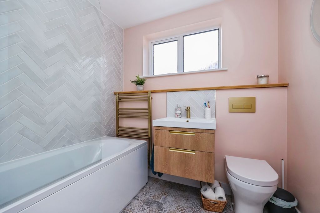Property photo 3 of 20 Pbox-Img.Jpg