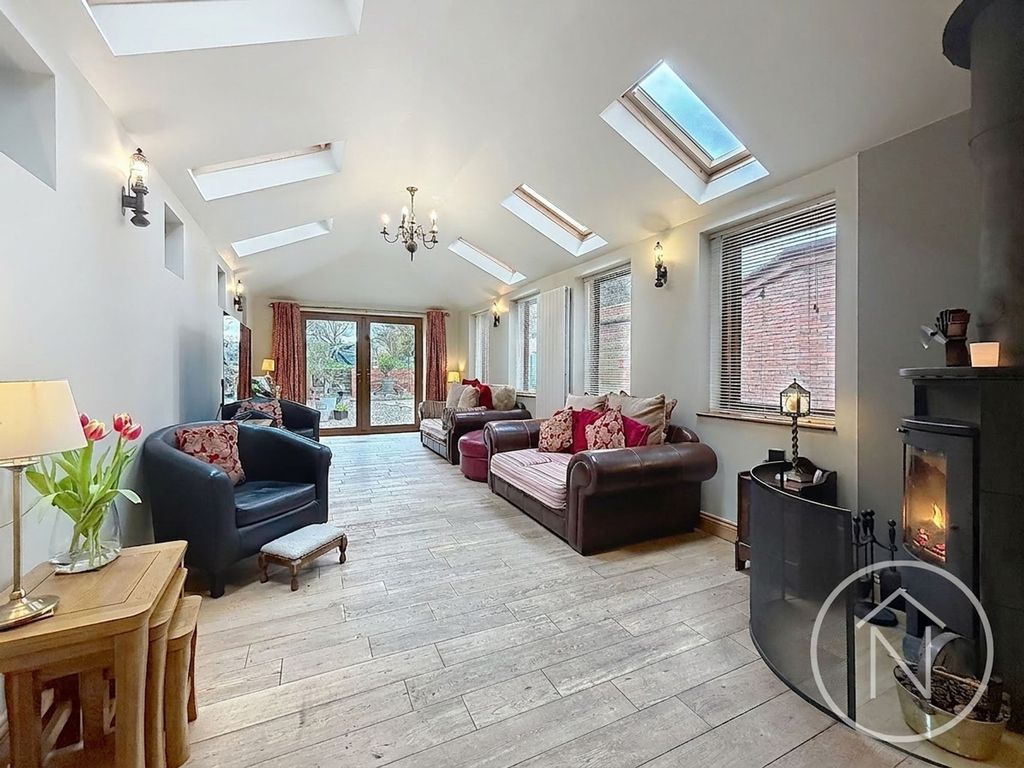 Property photo 3 of 36
