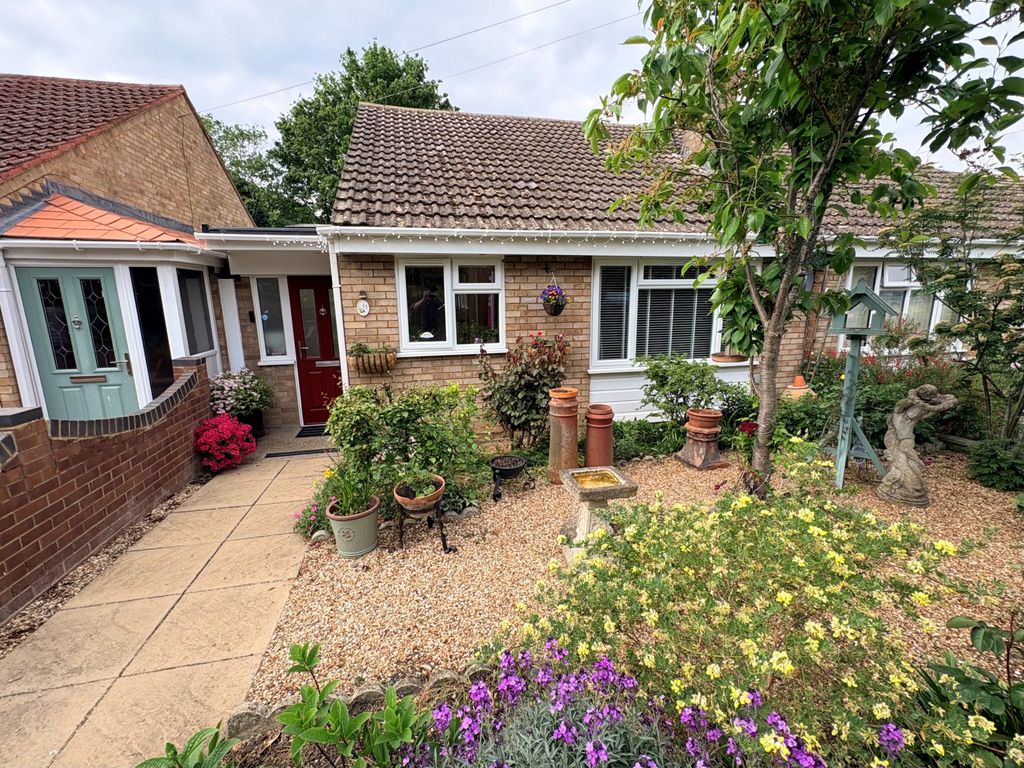 Property photo 1 of 28 Immaculately Presented Bungalow For Sale