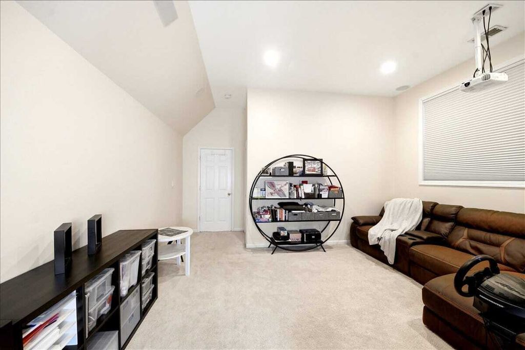 Property photo 3 of 11 <Alttext/>