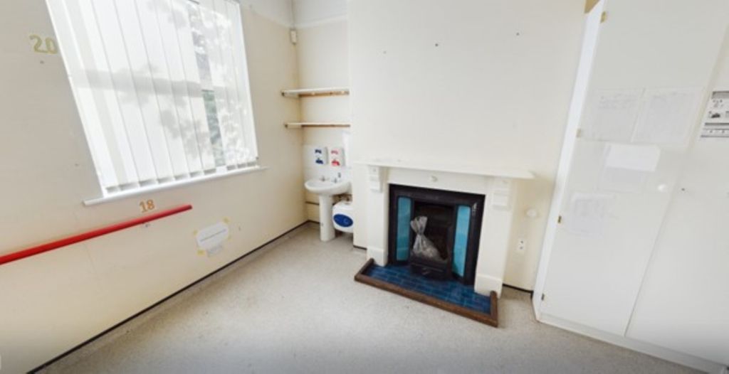 Property photo 3 of 6 Photo 7